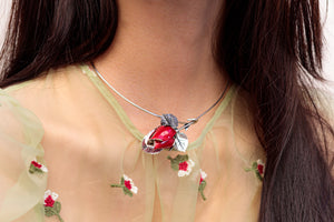 Red Rose Choker